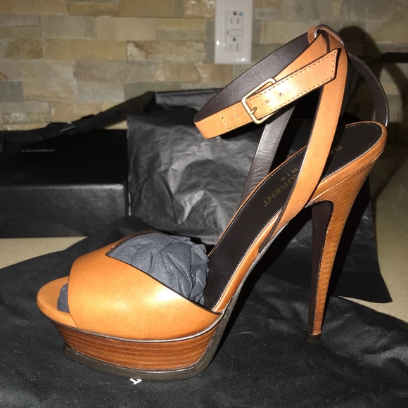 Saint Laurent Shoes - 🎉 HP 🎉 Beautiful saint Laurent leather heels